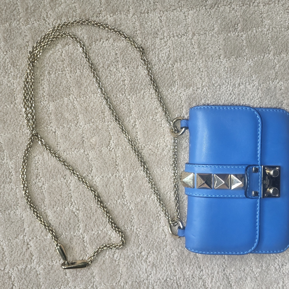Valentino Garavani Studded Cross Body - Picture 3 of 6